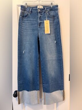 Risen Wide-Leg Cropped Jeans